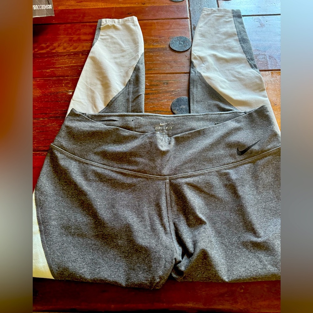 Nike leggings